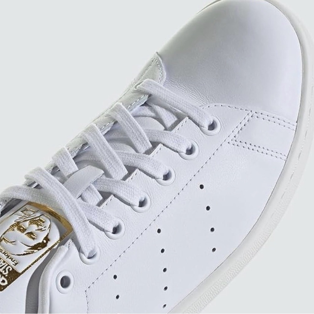 ✨Host pick✨Adidas Stan Smith Shoes with Subtle Gray Accents